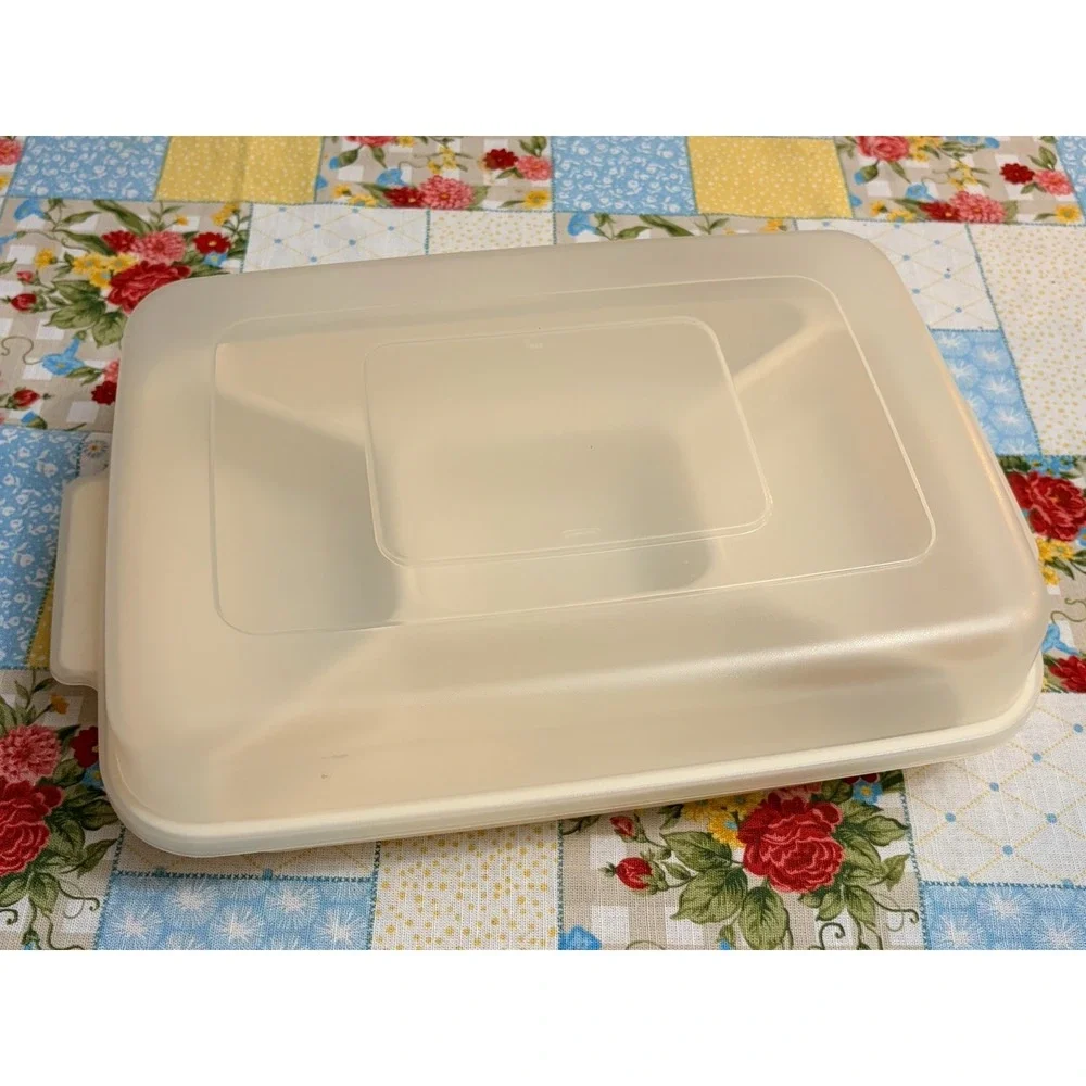 Rubbermaid Servin Saver 0833 Divided Serving Vegetable Tray Almond Vintage